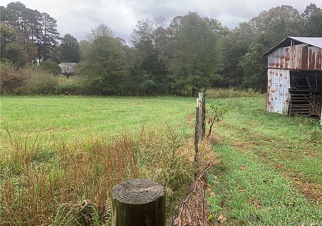 2nd image of 208 Renee Ford Rd