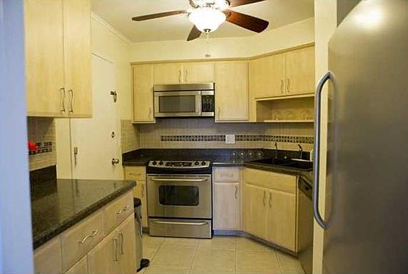 4th image of 340 Sunset Dr APT 410