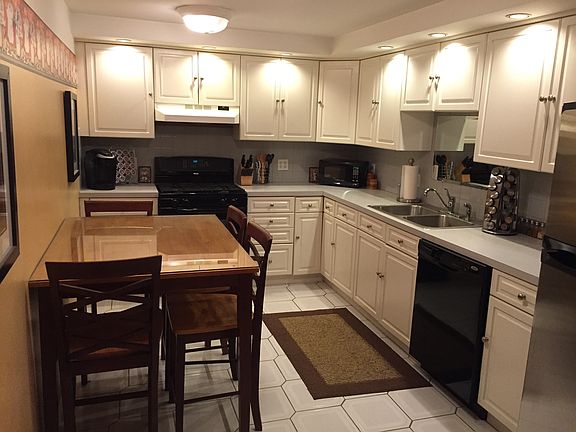 4th image of 309 North St APT 21