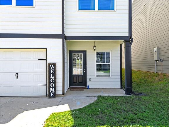 4th image of 98 Hood Park Ct