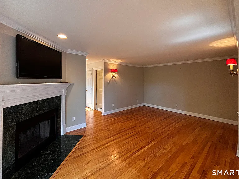 405 S Pine Creek Rd — Photo 4