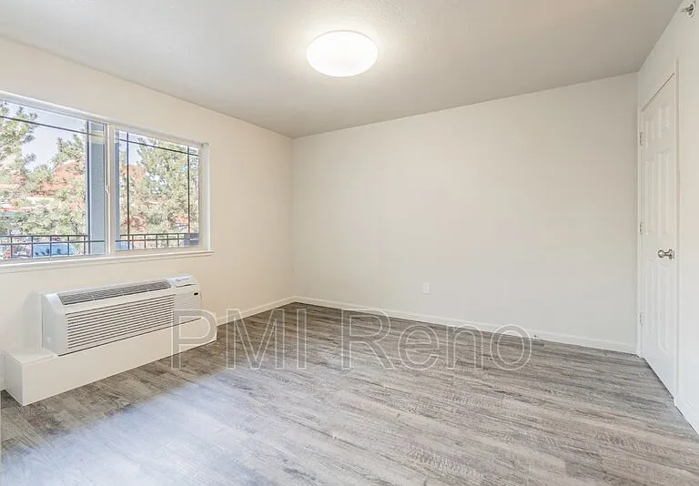 645 S Virginia St #3 — Photo 17