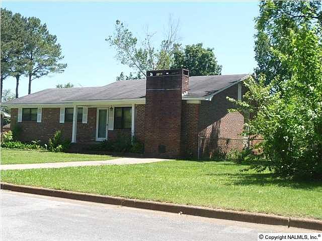 2nd image of 319 Robin Rd SW