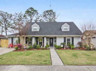 616 Fairlawn Dr, Gretna, LA 70056