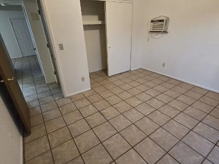 2784 N Columbus Blvd — Photo 15