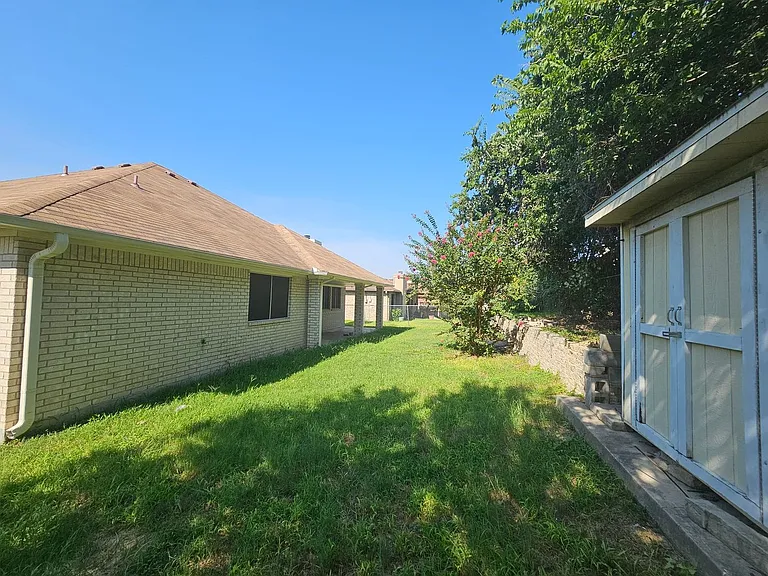4507 Twin Oaks Cir — Photo 23