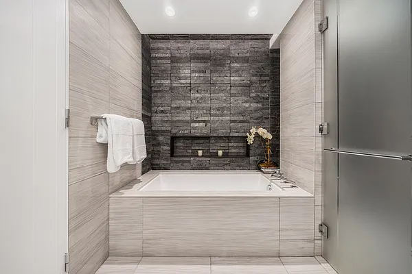 Rented by Compass | media 25