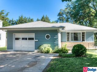 6328 Pratt St, Omaha, NE 68104