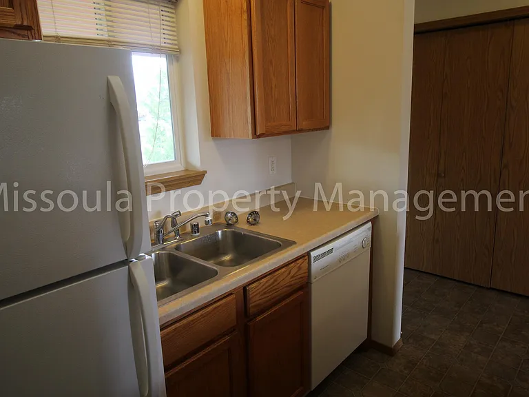 McDonald Ave Apts. — Photo 6
