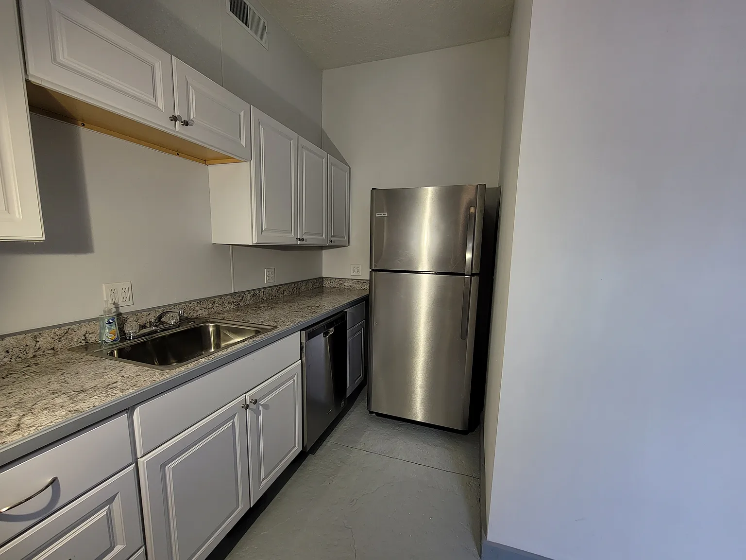 808 East Water Street - B — Photo 2
