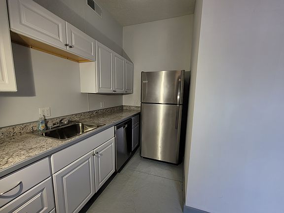 2nd image of 808 E Water St APT B