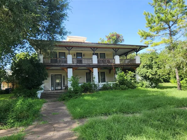 416 W Main St, Wortham, TX 76693