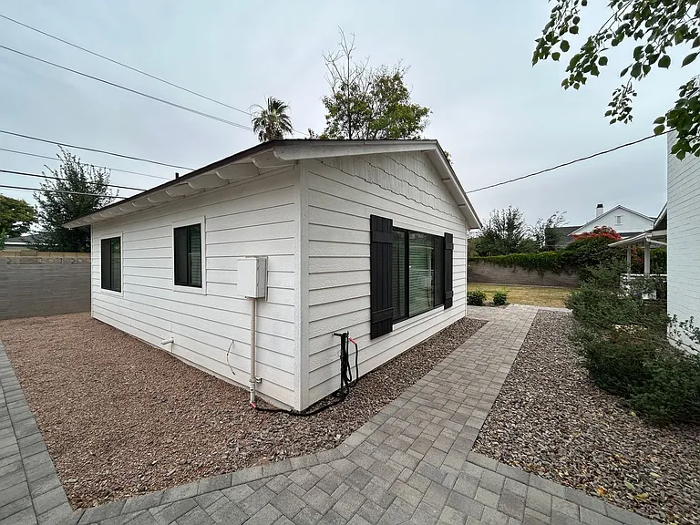 4016 E Avalon Dr — Photo 24