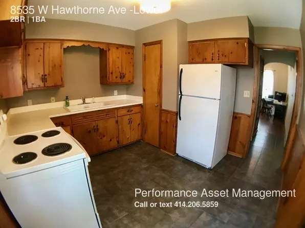 8535 Hawthorne Ave, Wauwatosa, WI 53226