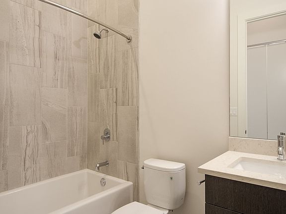3rd image of 1625 N Milwaukee Ave #2F