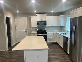821 Bradley St NE — Photo 2