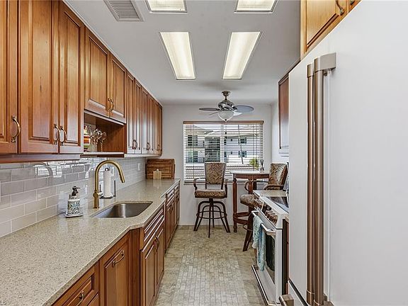 4th image of 3410 Gulf Shore BLVD N #203