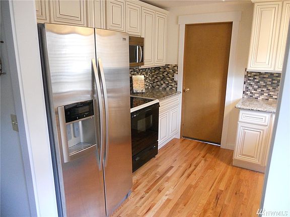 5th image of 25008 Lake Wilderness Country Club Dr SE #C
