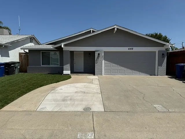 3 bed, 1202 sqft, $2,495 — Photo 1