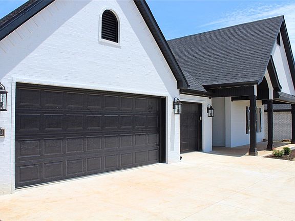 2nd image of 1320 Little Osage Ln