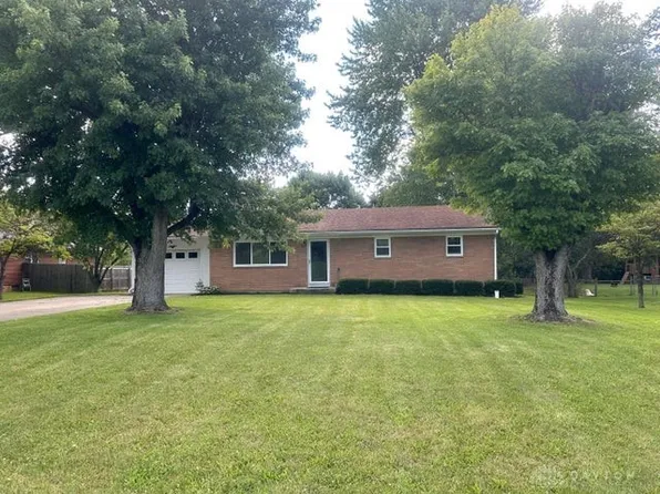 2210 S Burnett Rd, Springfield, OH 45505