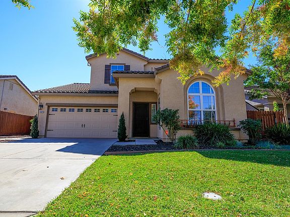 2nd image of 1407 Grand Oak Way