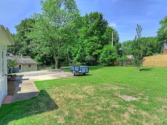 3rd image of 1133 Brighton Pl