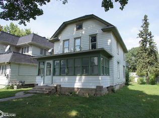 1037 1st St, Webster City, IA 50595