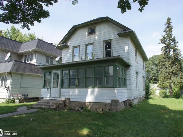 1037 1st St, Webster City, IA 50595