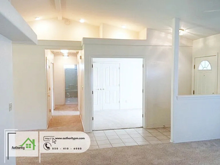 3323 Forest Homes Dr — Photo 9