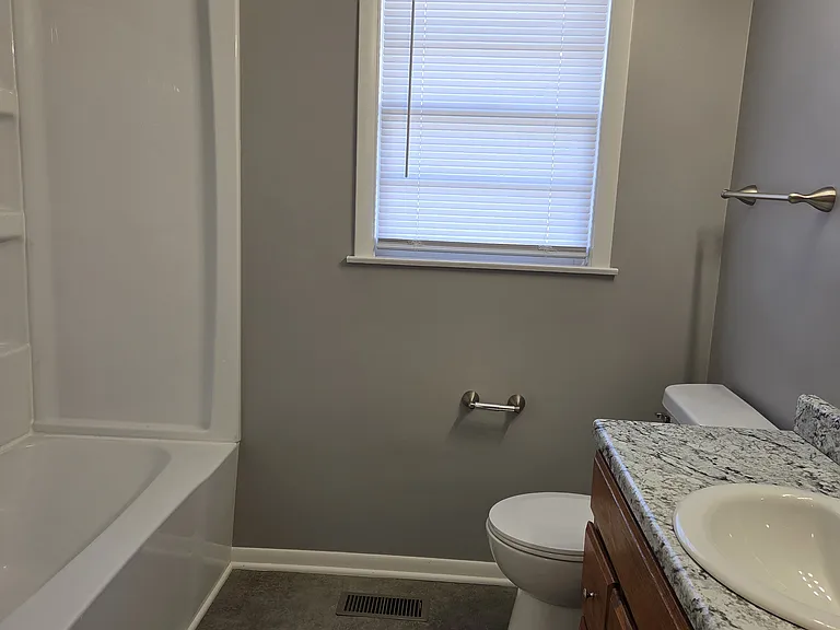 1200 E Beaumont St — Photo 15