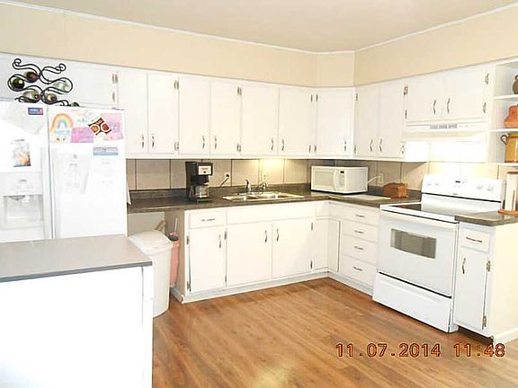5th image of 1074 Colonial Dr