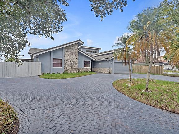 2nd image of 11340 SW 1st Street