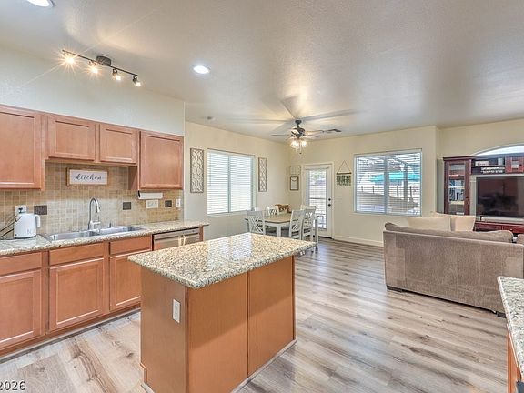 5th image of 731 Easter Lily Pl