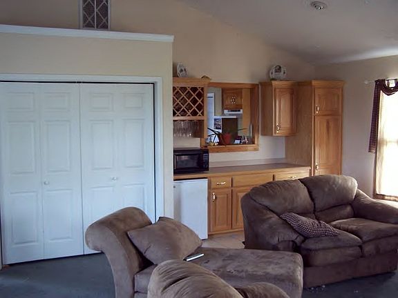 5th image of 102 Sandy Cove Dr