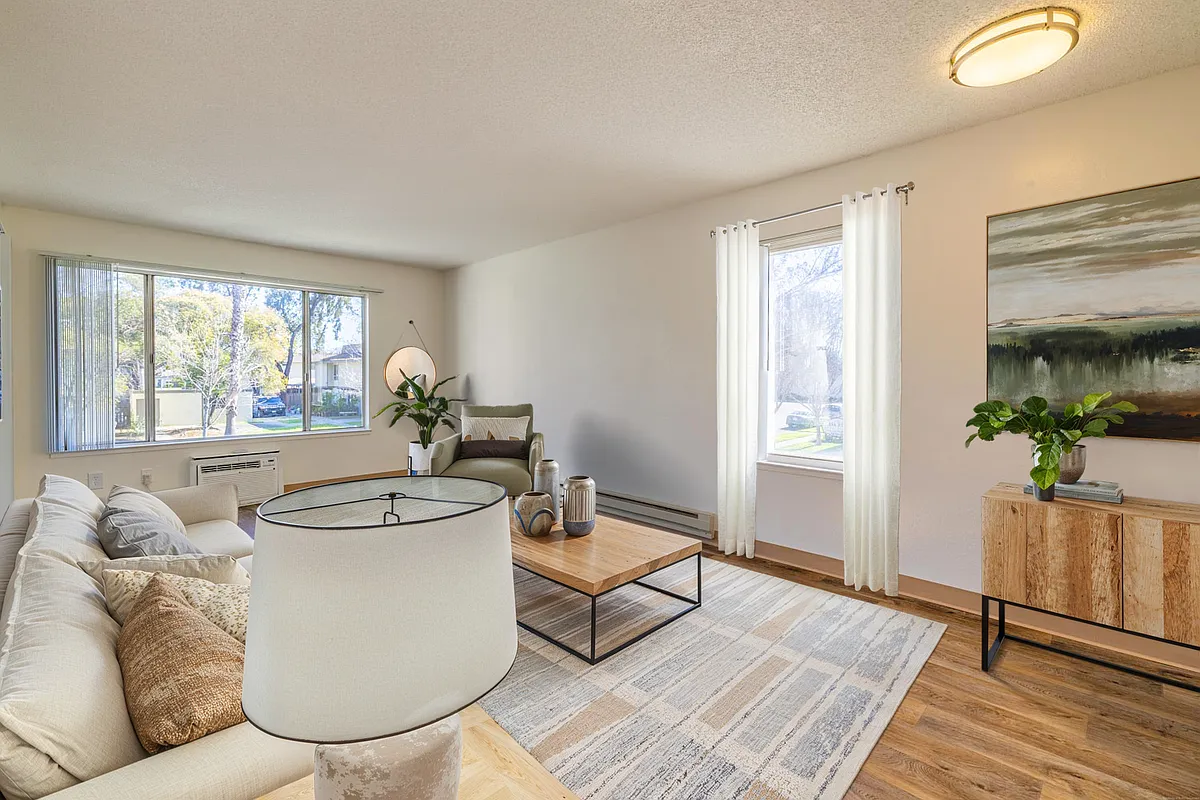 Comfortable living room with plenty of room for maximum relaxation. - Casa Real