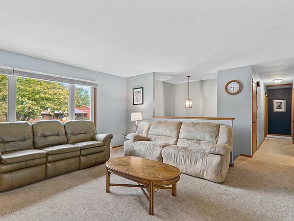 5th image of 1 E Spyglass Ct