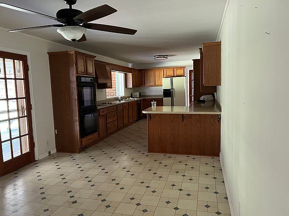 2nd image of 5205 Whitesburg Dr SE