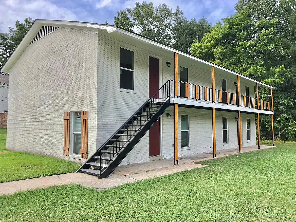 Building Photo - 1040 Montgomery St #21