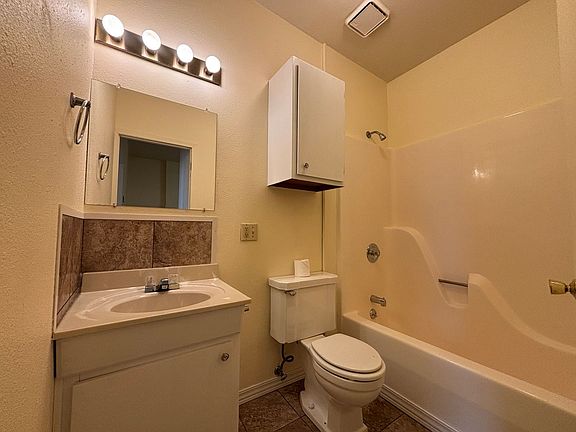 5th image of 112-116 E 3rd St #116A