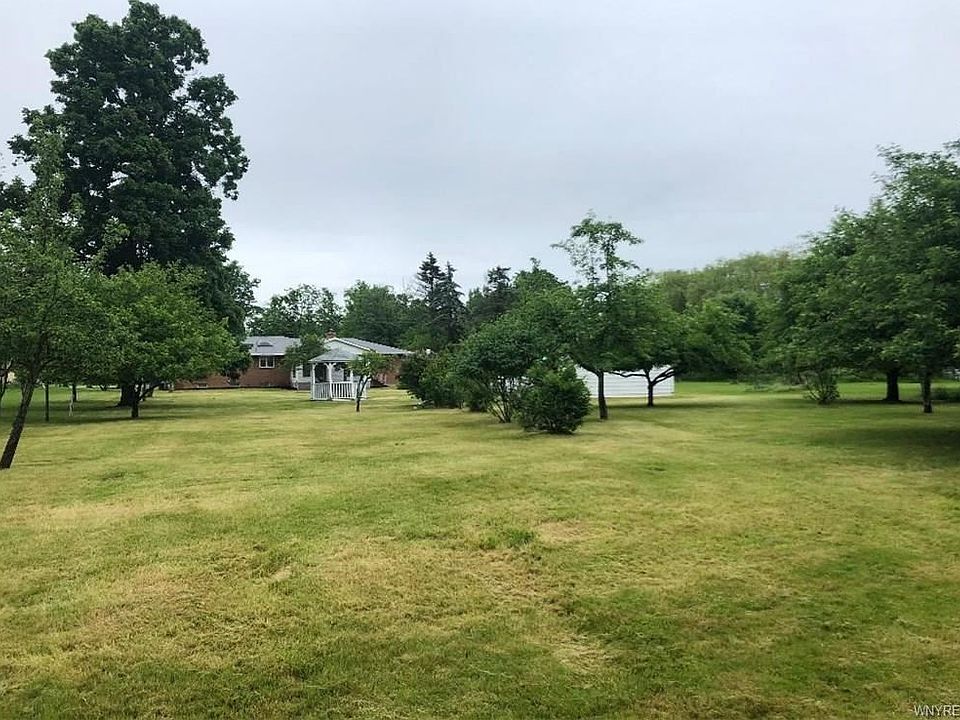 2nd image of 1920 Webb Rd