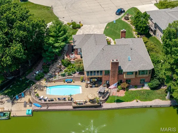 13 Timber Waters Ct, Swansea, IL 62226