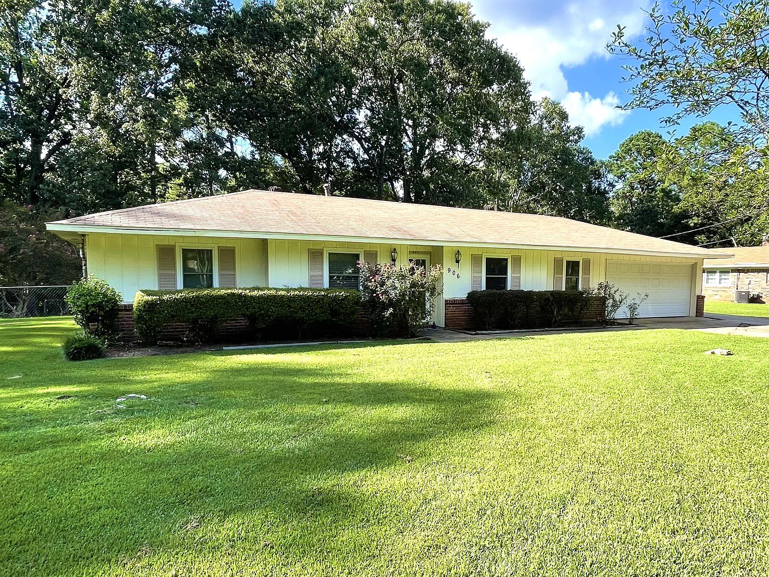 906 Dogwood St, Clinton, MS 39056 Zillow