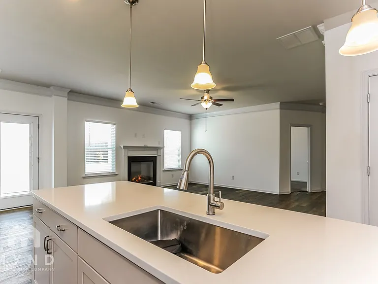 1582 Ribbon Mill Ln SW — Photo 8
