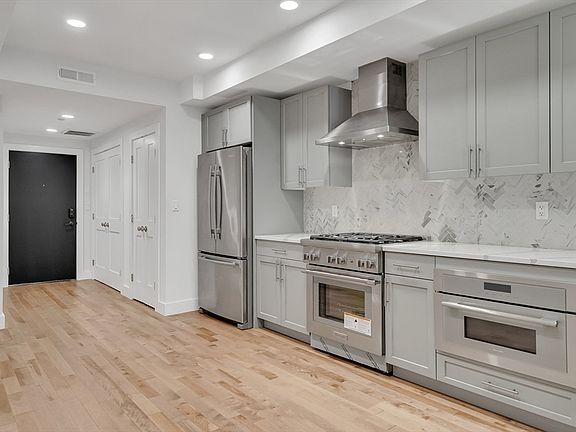 3rd image of 50 Hichborn St #308