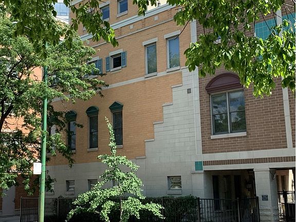 2nd image of 849 W Ohio St Unit 10W