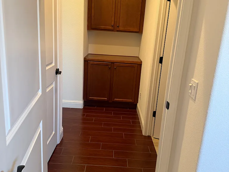 2111 S Church Ave — Photo 14