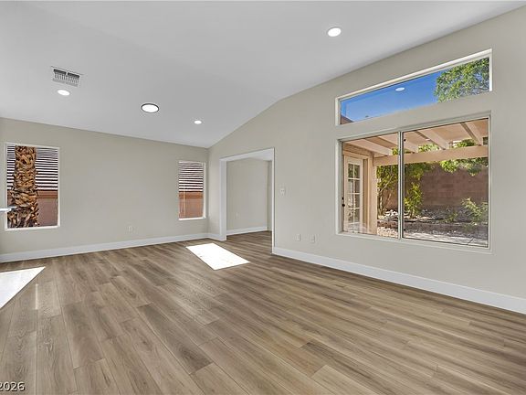 5th image of 2039 Poppywood Ave