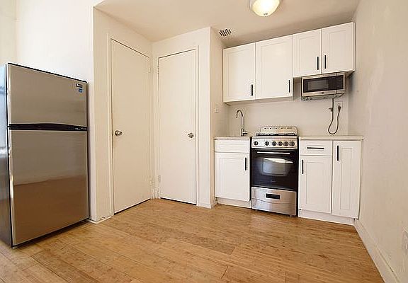 2nd image of 471 Central Park W APT 1B