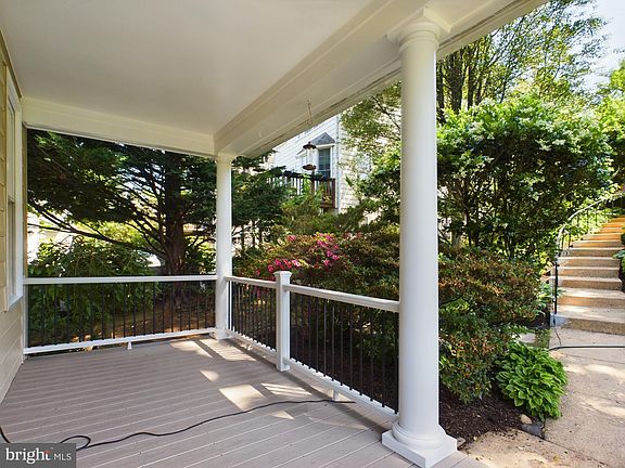 3rd image of 2318 Highland Terrace Fls